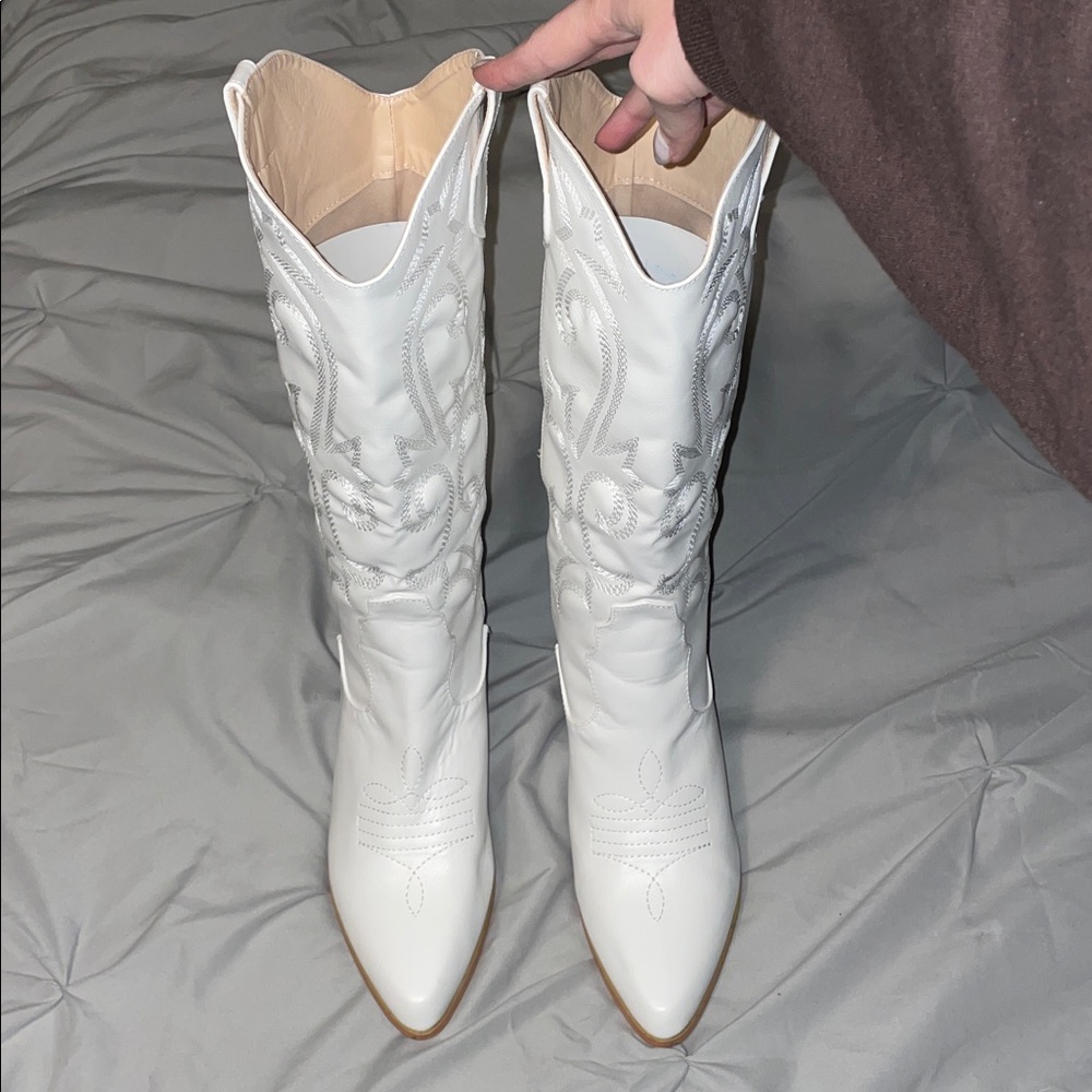 Point Toe Western Cowboy Boots - Picture 2 of 6